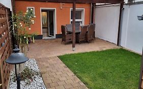 Gaestehaus-Ferienwohnung-Appartement Mit Terrasse - Naehe Kliniken/ Herzzentrum